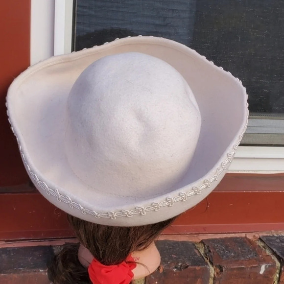 Vintage Ivory‎ felt Soutache hat main image 6